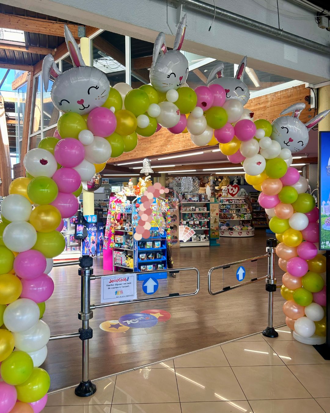 Décoration de Pâques pour magasin de jouets à Montpellier